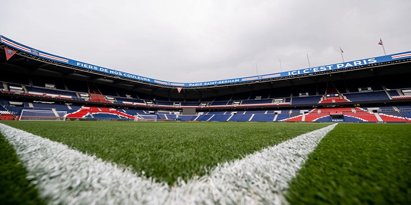 Biển người cuồng nhiệt siêu nóng trên khán đài