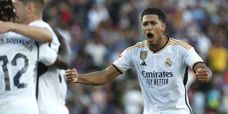 Hình nền cầu thủ Jude Bellingham trong màu áo đội tuyển Anh