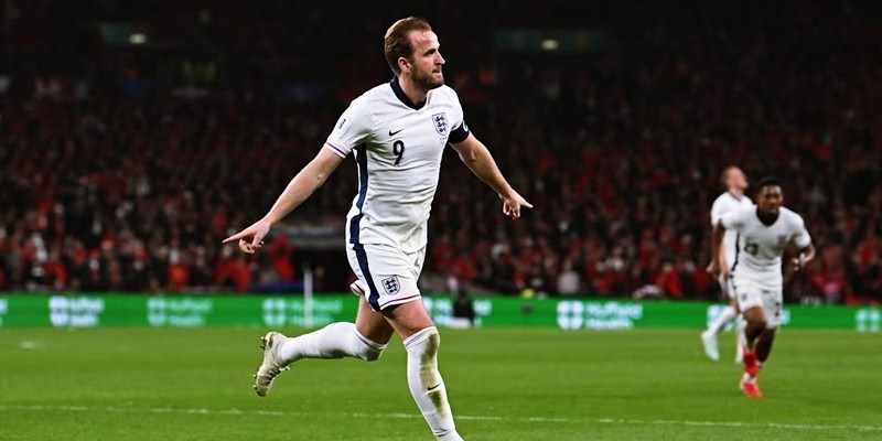 Kane trong màu áo Tam Sư đầy kiêu hãnh