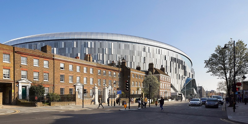 Vẻ đẹp lung linh của sân vận động về đêm